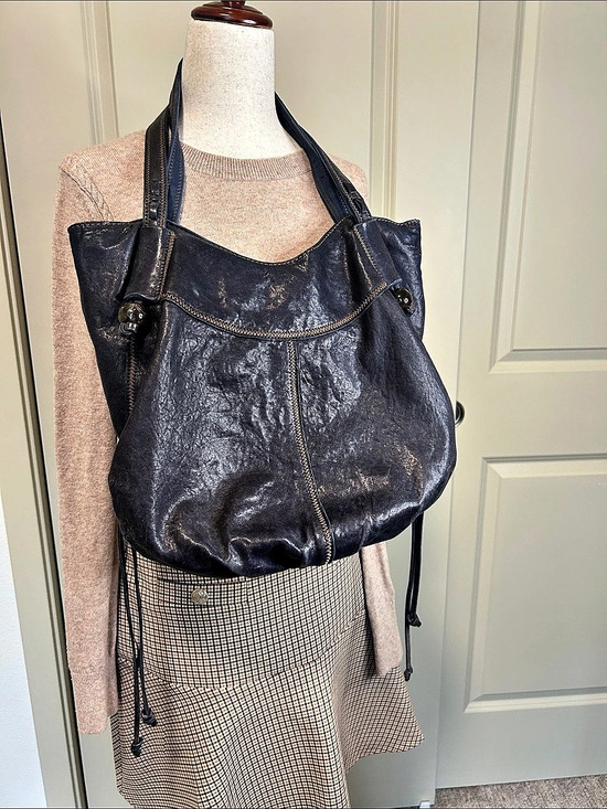 Lucky Brand Handbags - ✨ VTG LUCKY BRAND NAVY BLUE LEATHER SIDE TIE HOBO BAG ✨